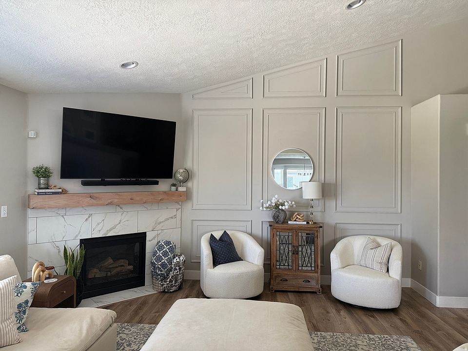 2nd image of 2860 W Shady View Cir