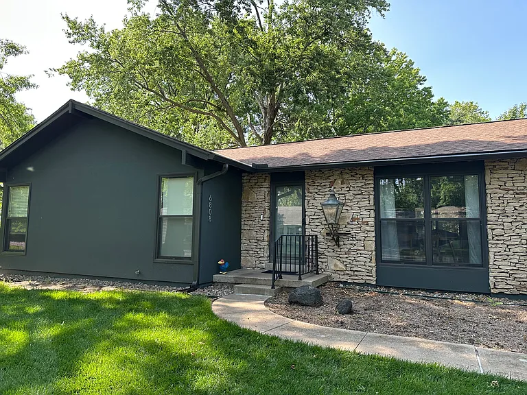 6808 W 99th St — Photo 43