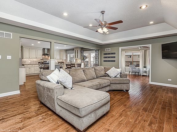 5th image of 227 Whispering Lake Dr