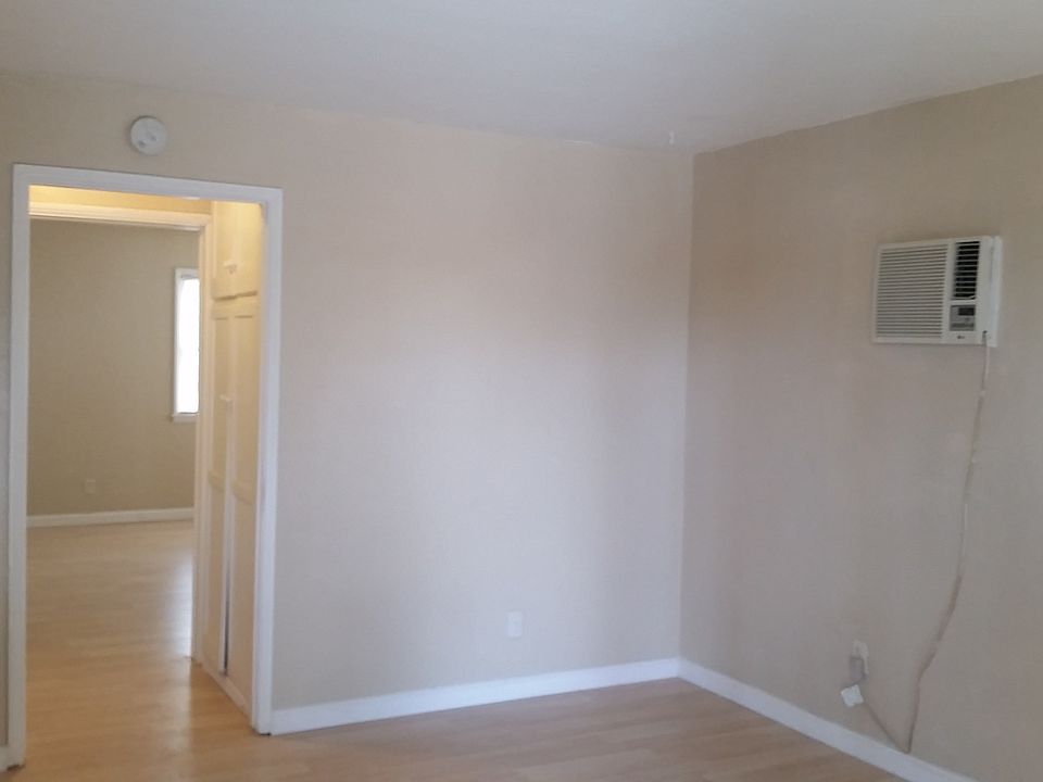 1st image of 674 W 9th St APT 2