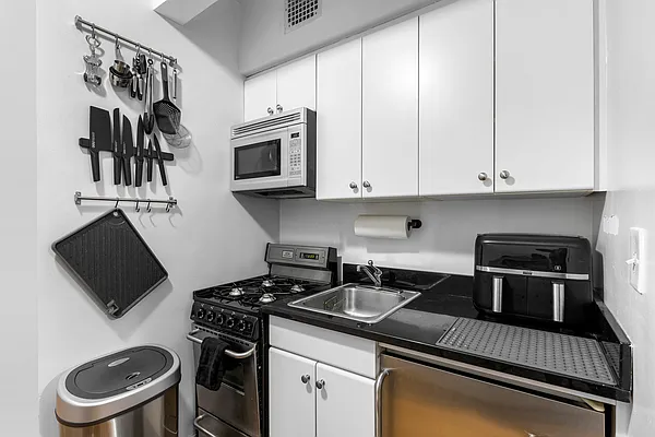 Rented by Compass | media 9