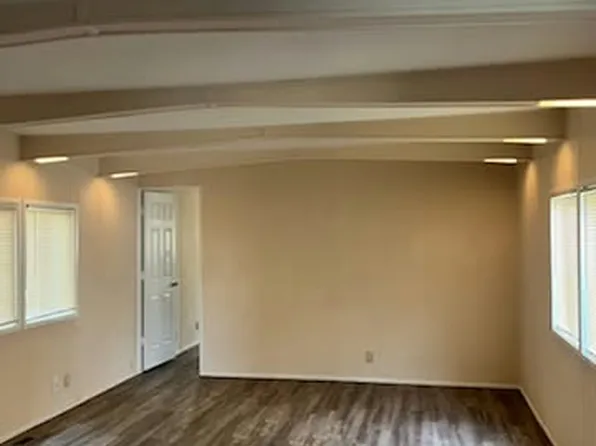402 S Lincoln Ave #1, Pierre, SD 57501