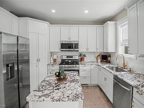 5th image of 4463 Cloverlane Ave NW