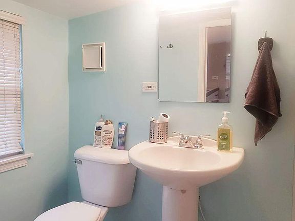 2nd image of 926 Madison Ave #2