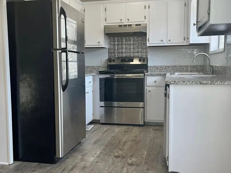 2136 Crystal Ct — Photo 2