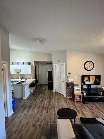 1370 Main St E #406 — Photo 5