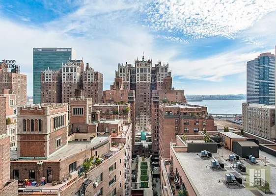 Sold by Halstead Real Estate | media 5