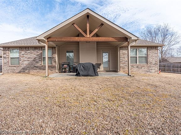 2nd image of 305 Boulder Dr