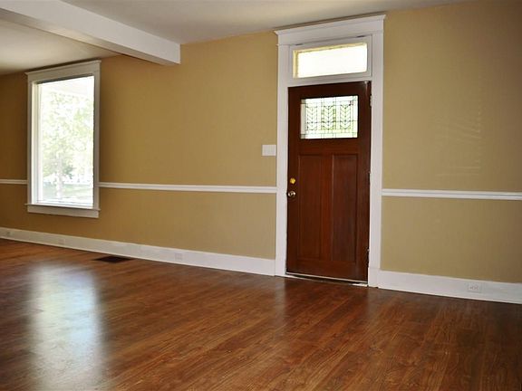 3rd image of 2110 State St