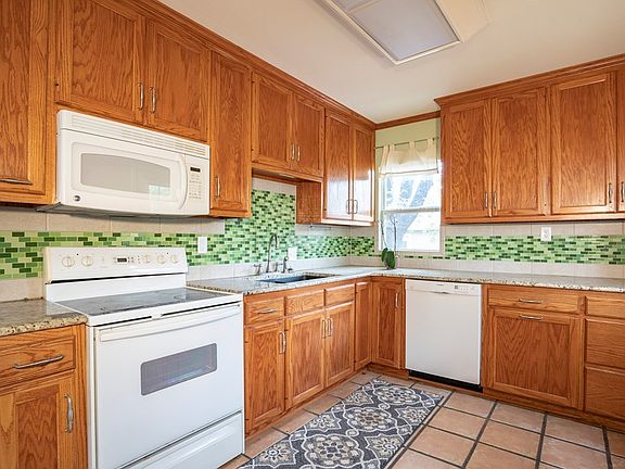 5th image of 2115 W Avenue K