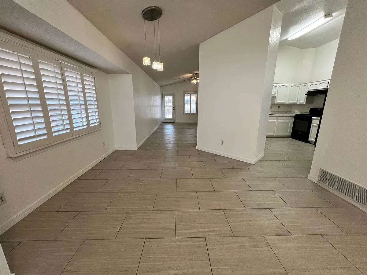 Building Photo - 14220 Pacific Point Dr