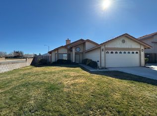 700 Silver Oak Dr, Tehachapi, CA 93561