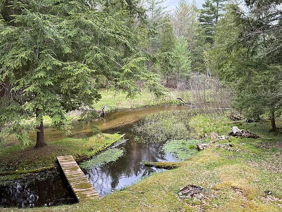 3rd image of 4699 N Able Rd
