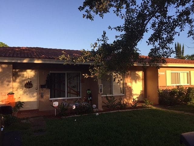 1st image of 4013 Woodside Dr