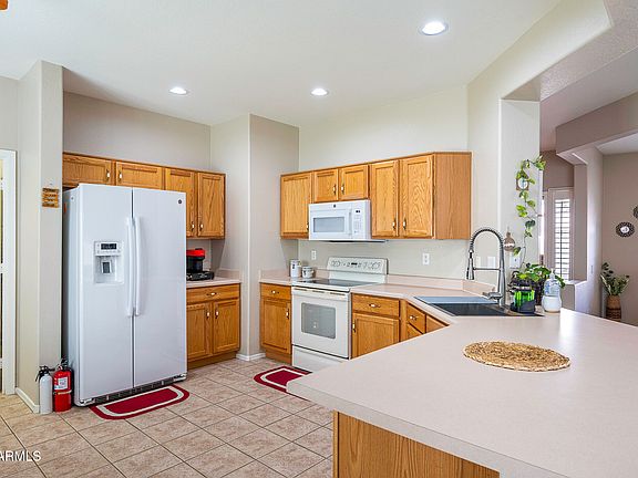 5th image of 9149 E AUBURN Street