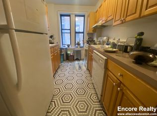 452 Park Dr APT 8, Boston, MA 02215