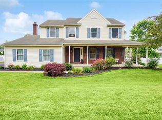 2613 Lynnwood Dr, Nazareth, PA 18064
