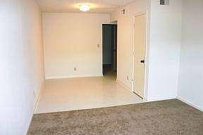 4th image of 1501 Normandy Ln