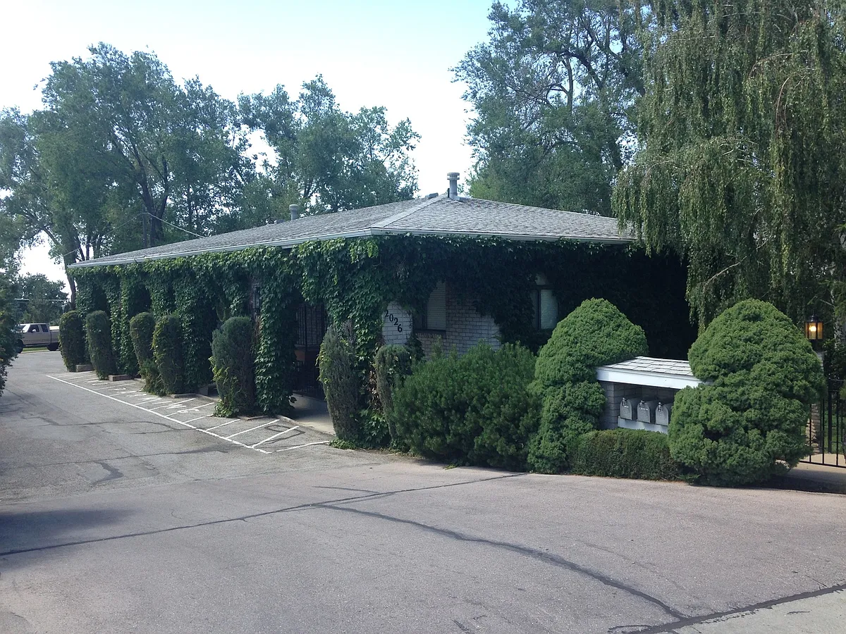 Building Photo - 2026 S Orchard Dr #8