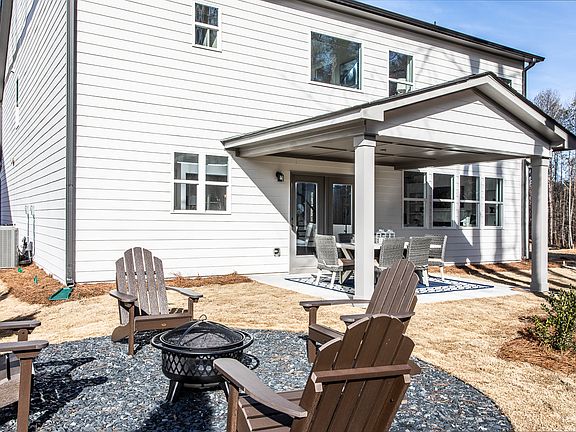 3rd image of 112 Mountainside Dr
