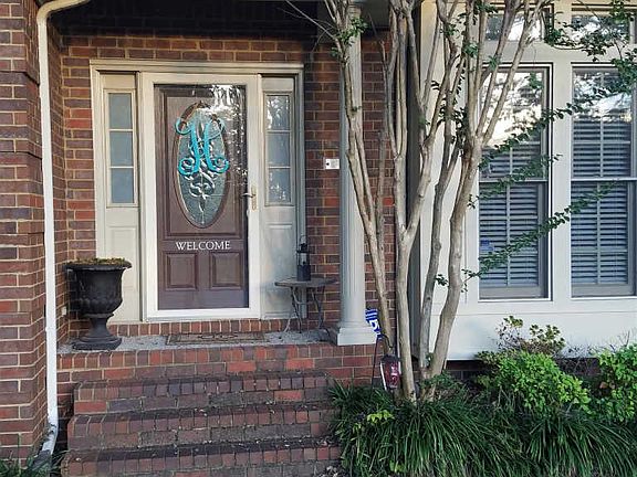 2nd image of 2806 Regenwood Dr