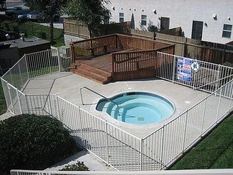 4813 Parks Ave — Photo 3