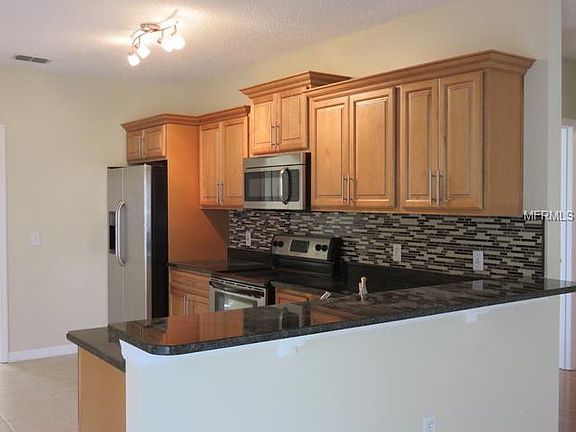 5th image of 853 Glastonbury Dr