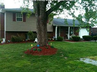 2617 Henderson Ave, Hurricane, WV 25526