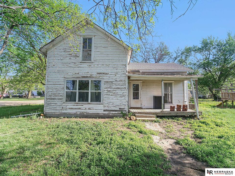 520 W D St, Wymore, NE 68466 | MLS #22303446 | Zillow