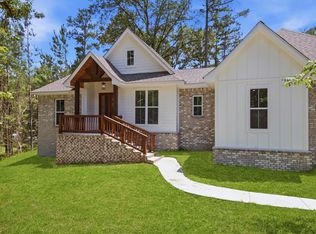 14 Shawnee Ln, Hattiesburg, MS 39402