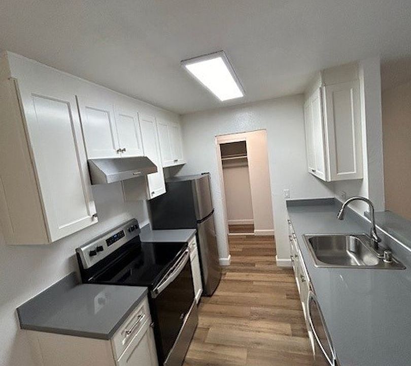 1st image of 389 Vernon St #109