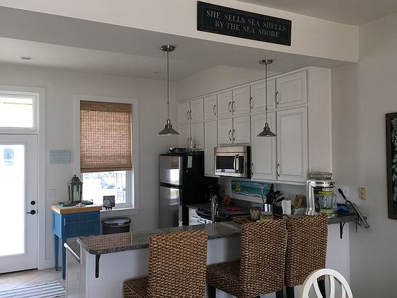 4th image of 711 Ariola Dr