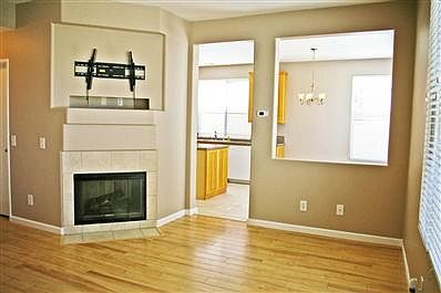 4th image of 562 Summerholly Dr