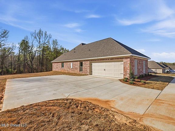 4th image of 939 Mullican Rd