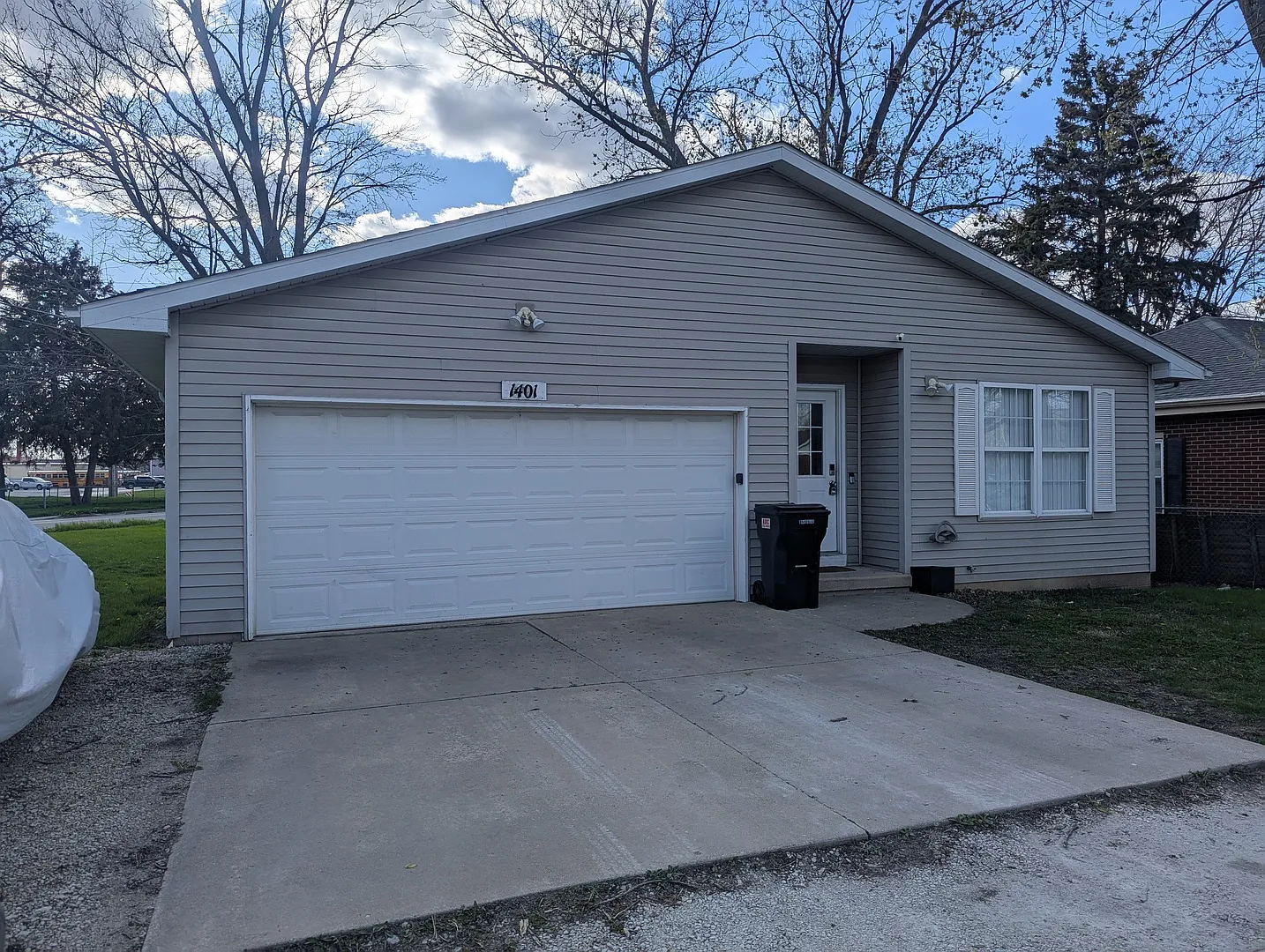 1401 Mittendorf Dr photo 1