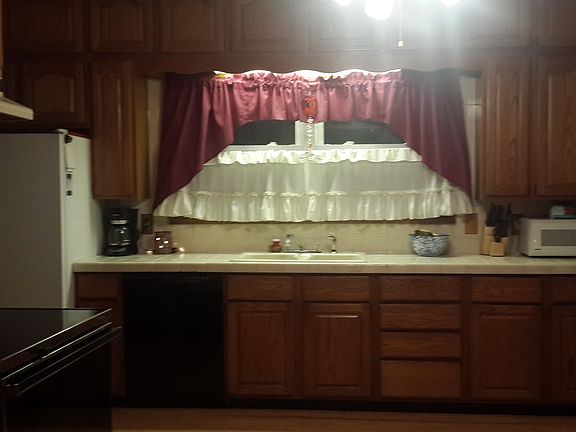 2nd image of 803 West St