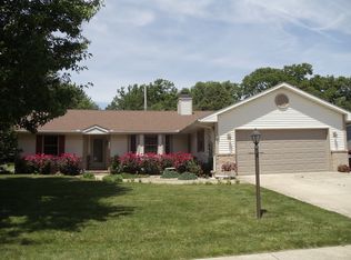 800 Edwards St, Monticello, IL 61856