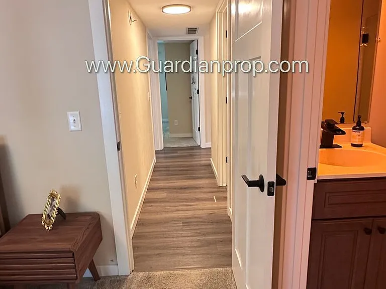 3916-3918 Sheridan Ave S — Photo 13