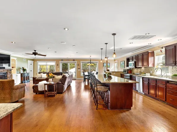 162 Ivy Street, Oyster Bay, NY 11771