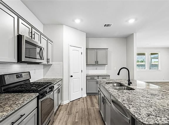 4th image of 4494 Marais River Dr