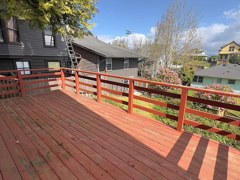 334 Grand Ave — Photo 11