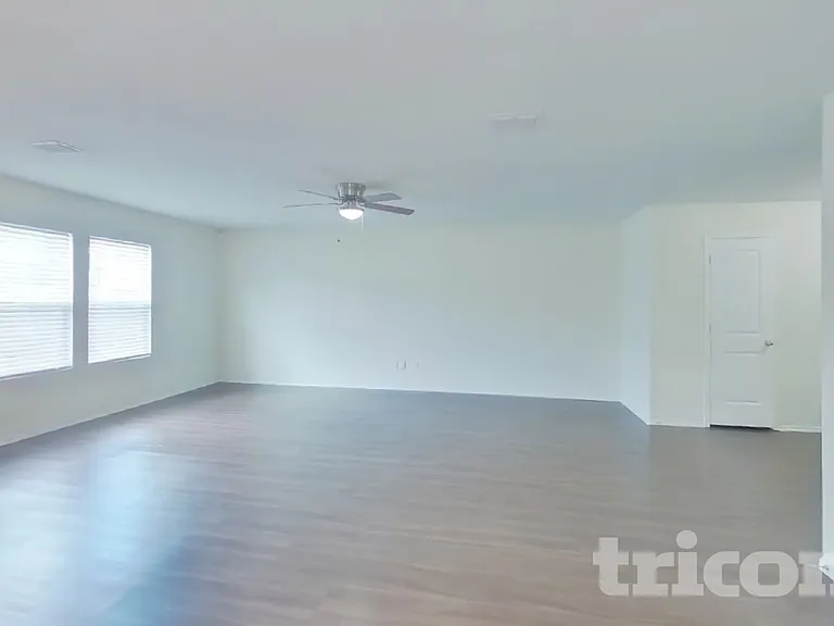5672 McClelland St — Photo 2