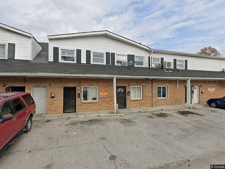 1st image of 823 Jones Dr #823