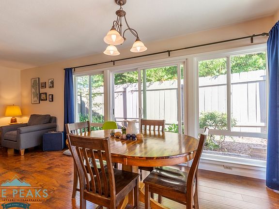 3rd image of 6485 Decanture St