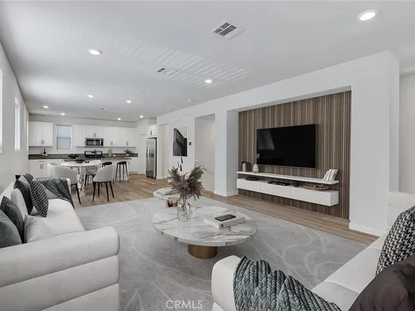 14700 Sherman Way, Van Nuys, CA 91405