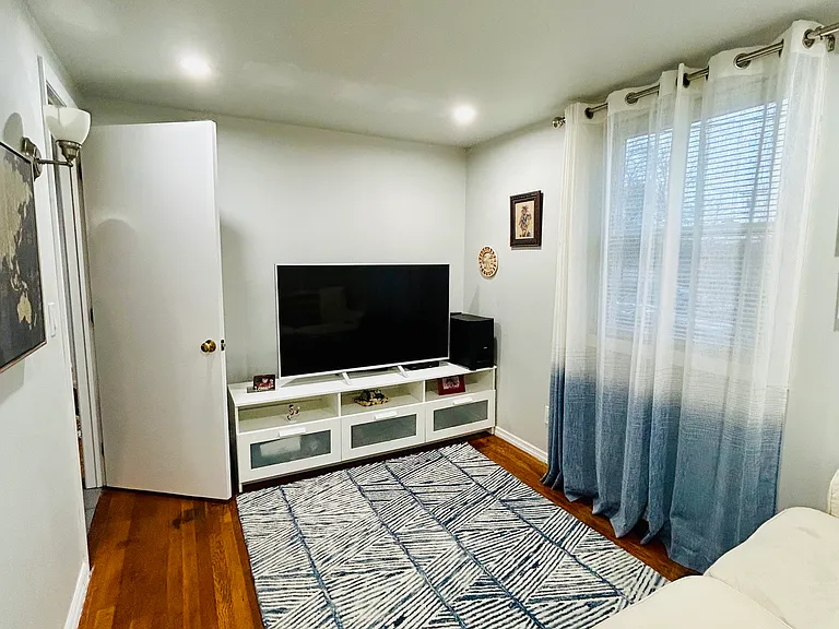 41 Ponus Ave — Photo 3