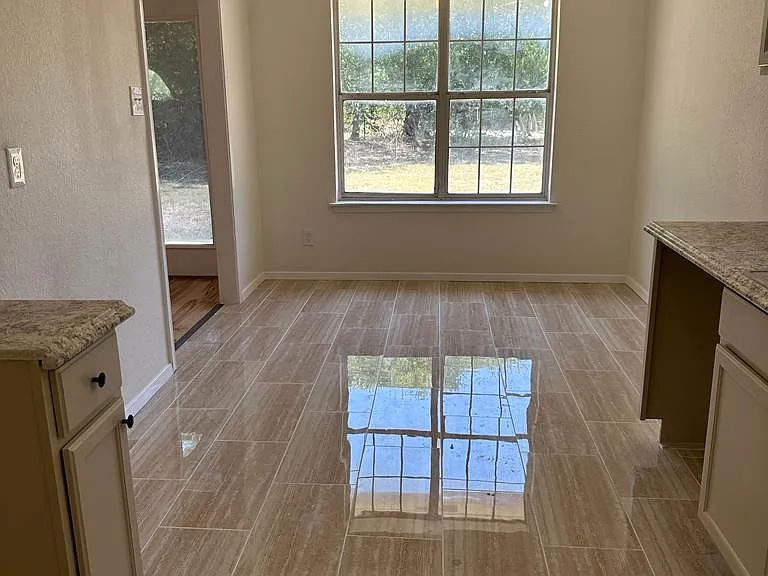 225 Brook Cir — Photo 6