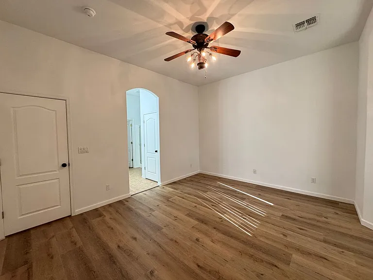 2772 Broadmoor Dr — Photo 15