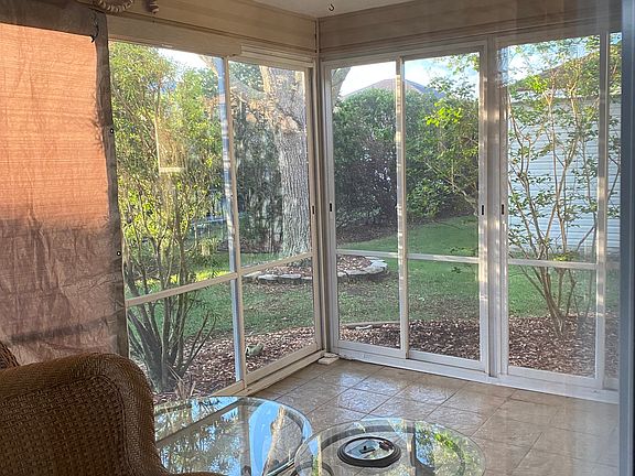 5th image of 421 Arcadia Lakes Dr