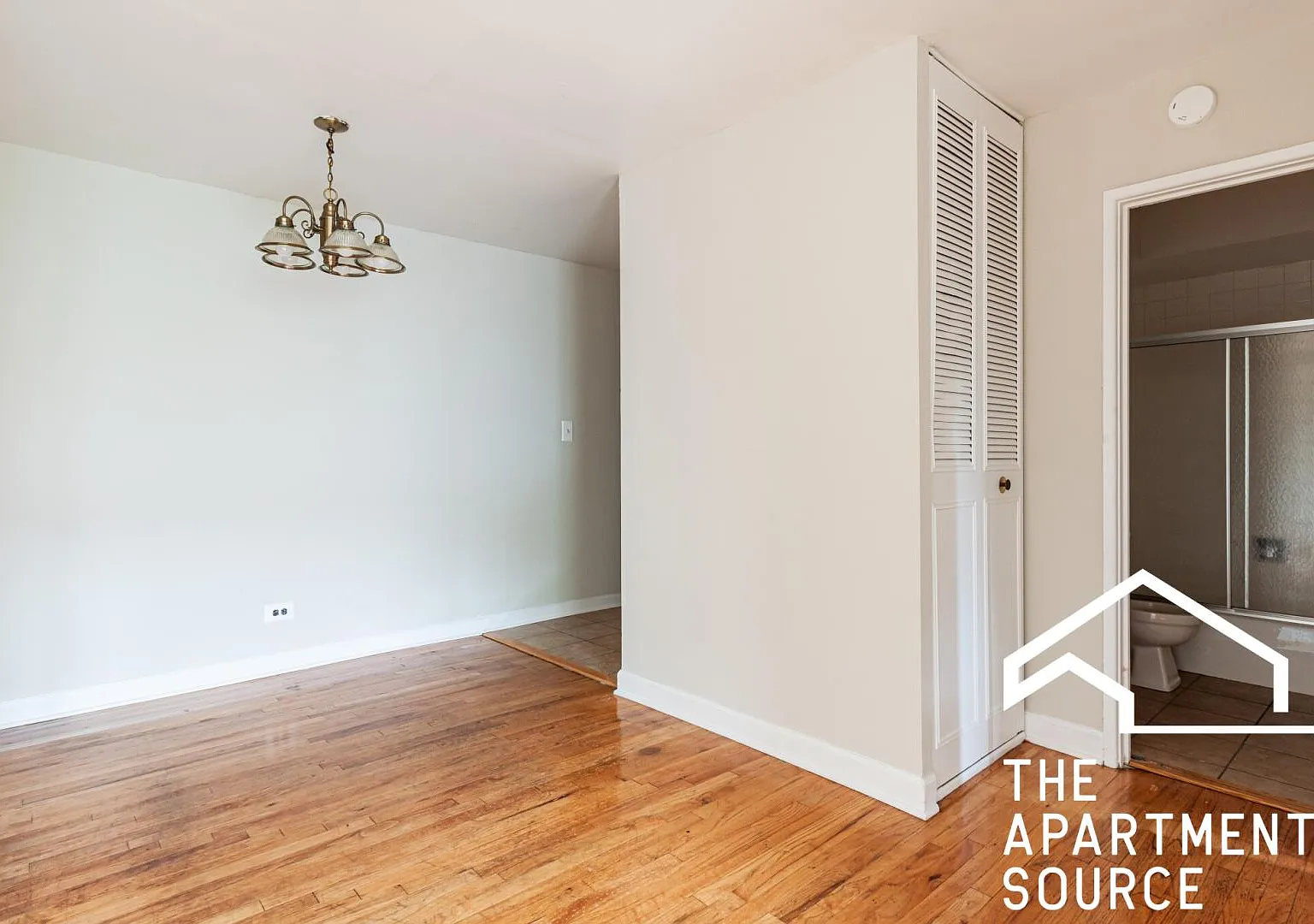 5917 North Kenmore Avenue #523 — Photo 2